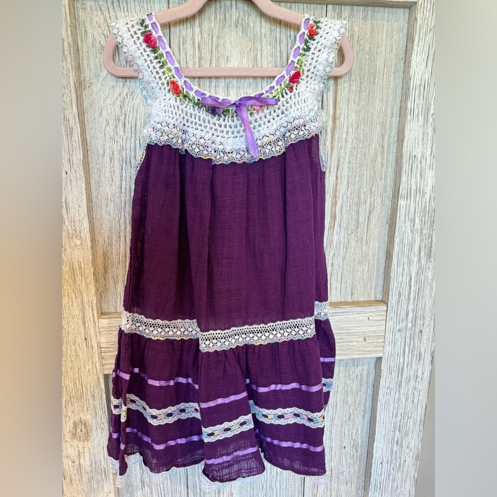 Little girls sundress.   Size 6. Runs small fits like 4/5. Worn once
